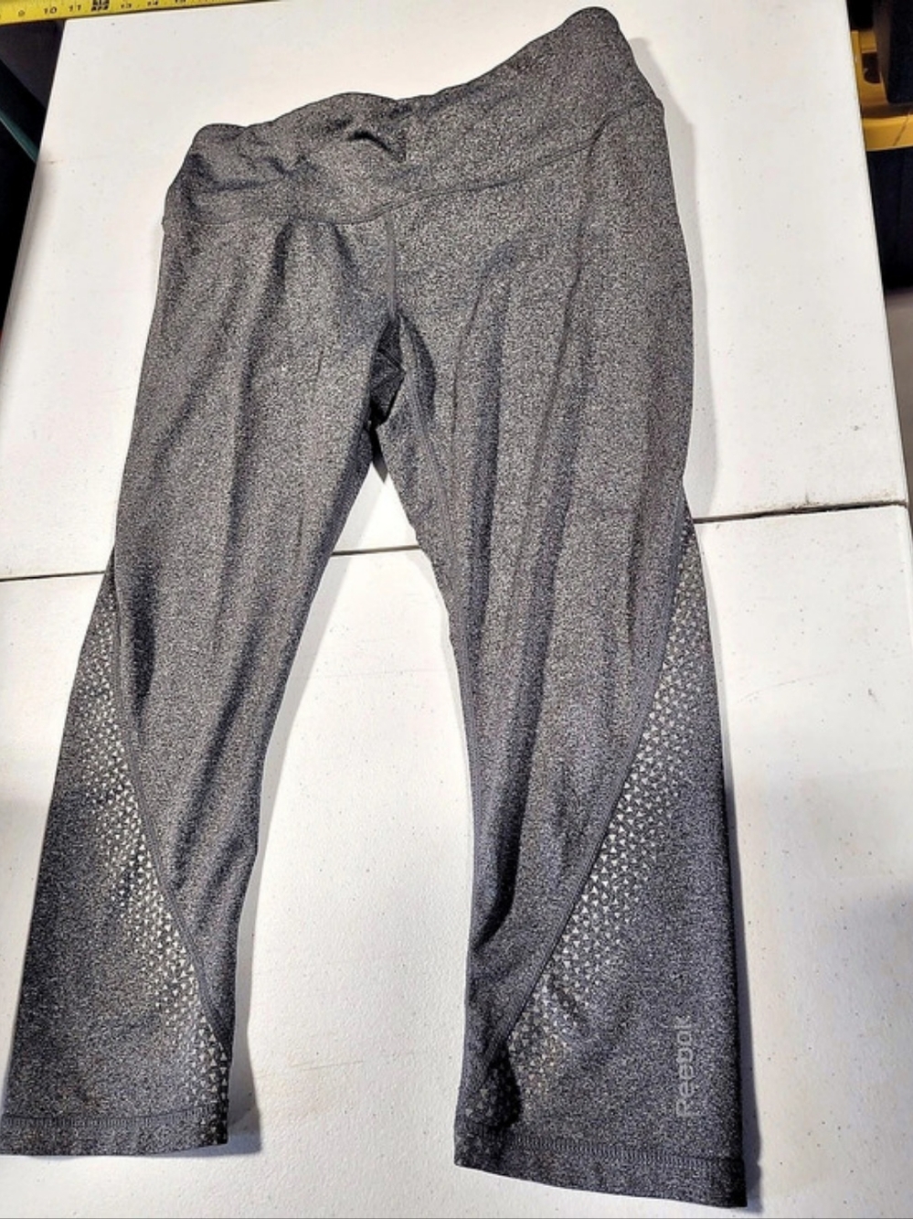 Reebok Women'Small Performance Leggings in Gray Small Like New